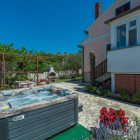 Ferienhaus Zora With Whirlpool Sveti Lovreč Pazenatički 外观 照片