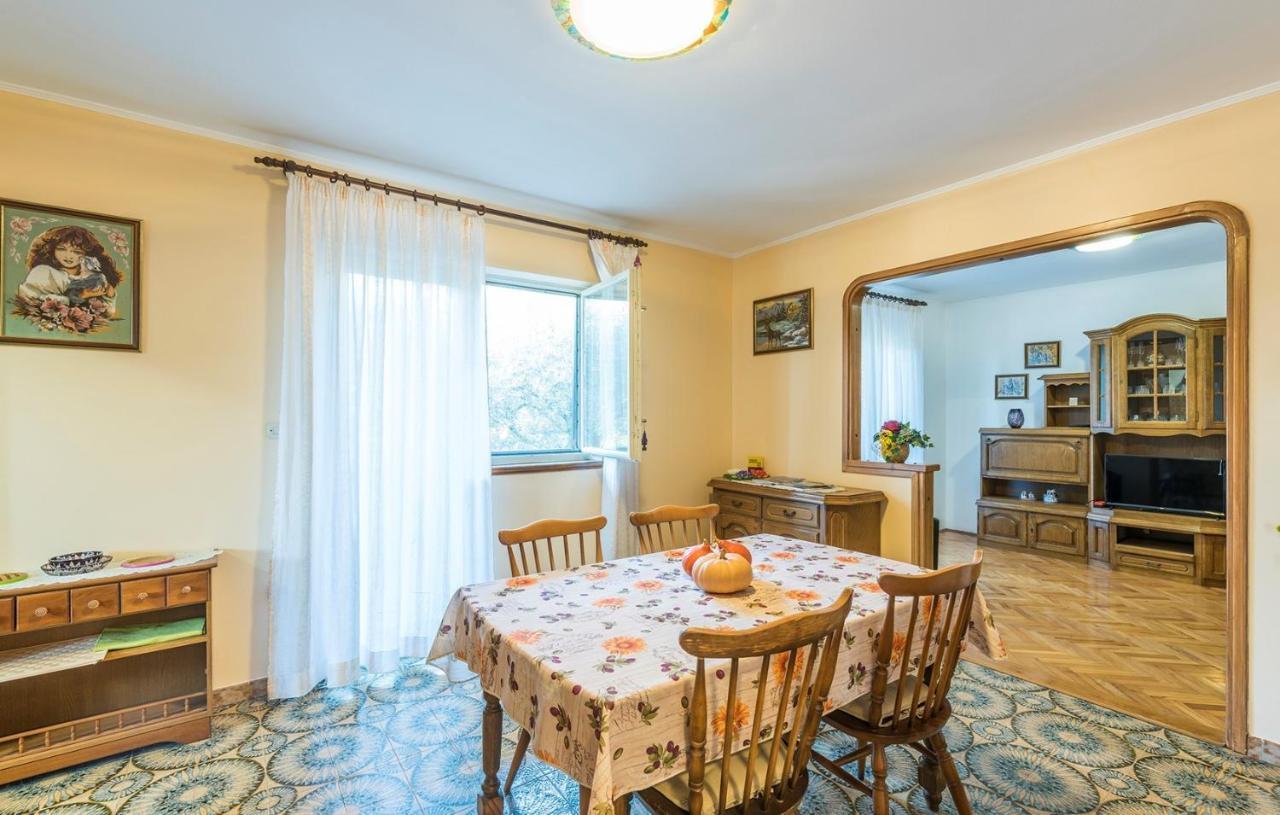 Ferienhaus Zora With Whirlpool Sveti Lovreč Pazenatički 外观 照片