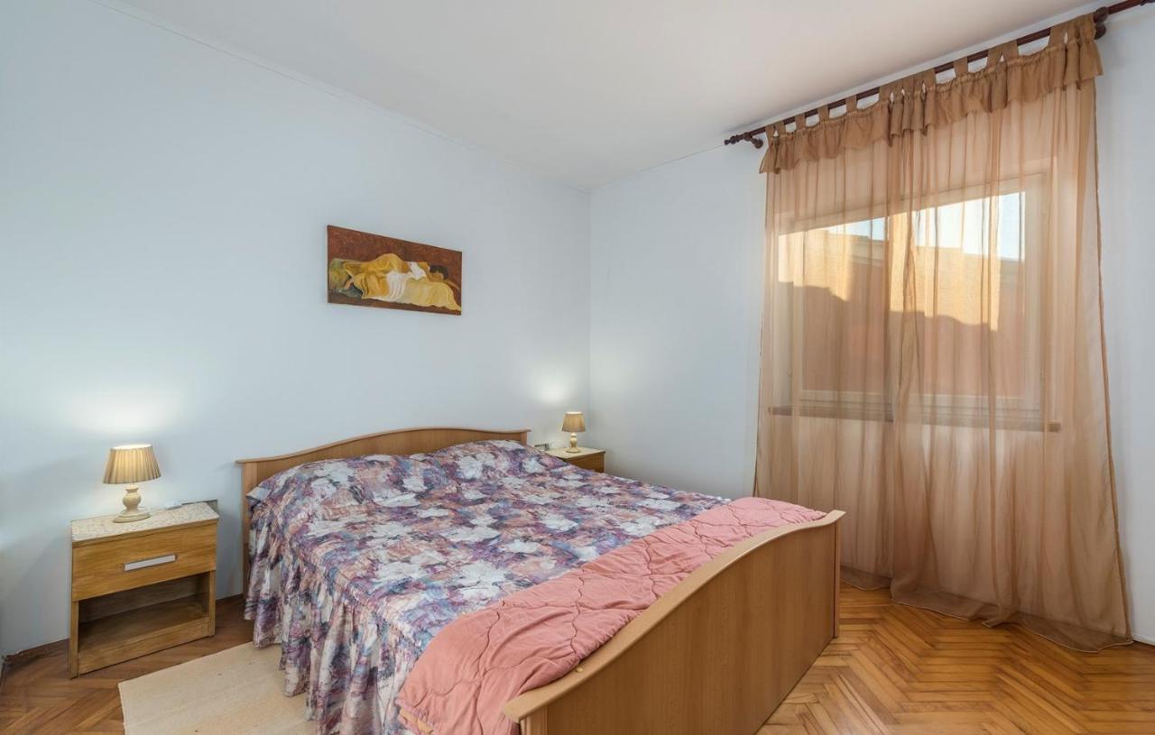 Ferienhaus Zora With Whirlpool Sveti Lovreč Pazenatički 外观 照片