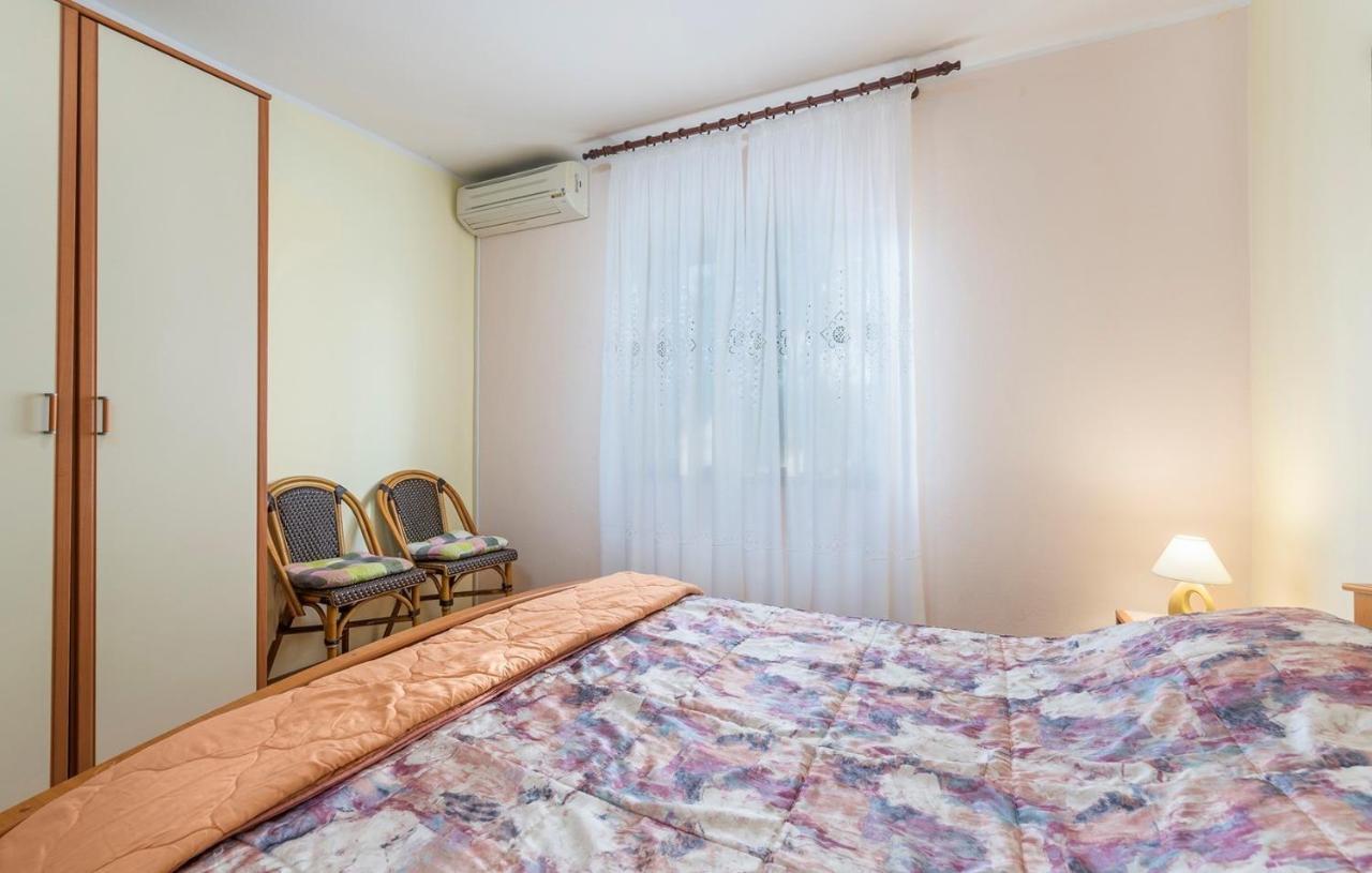 Ferienhaus Zora With Whirlpool Sveti Lovreč Pazenatički 外观 照片